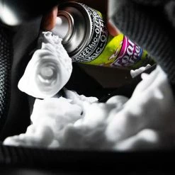 Muc-Off Helmet Foam Fresh 250ml Nettoyant Pour Casque 7 Muc-Off Helmet Foam Fresh 250ml Nettoyant Pour Casque -Magasin de nettoyants Ballistol MU CAR 2338 1Muc OffHelmetFoamFresh250mlHelmreiniger5037835208481 4