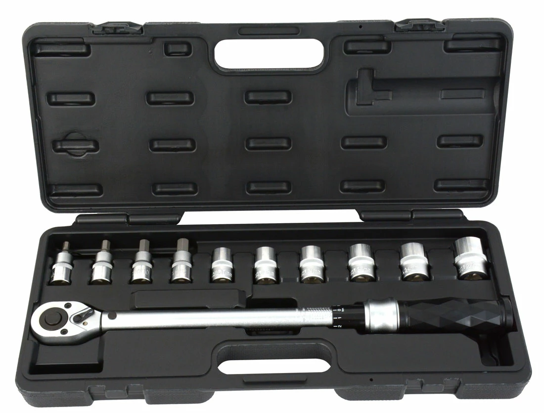 Radon Clé Dynamométrique Pro 1/2" 40-210 Nm, Embouts Inclus 1 Radon Clé Dynamométrique Pro 1/2" 40-210 Nm, Embouts Inclus