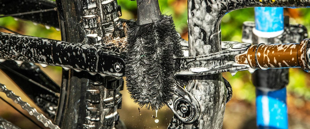 Muc-Off Brosse Two Prong 3 Muc-Off Brosse Two Prong – Image 3