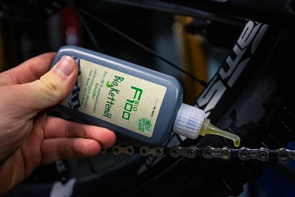 Dr. Wack F100 Huile Pour Chaîne BIO 100ml 2 Dr. Wack F100 Huile Pour Chaîne BIO 100ml – Image 2